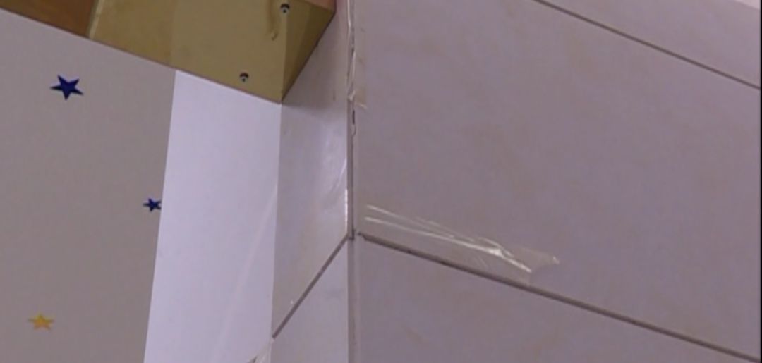 墙砖烂了一小块怎么办视频教学(墙砖烂了一小块怎么办视频教学图片)