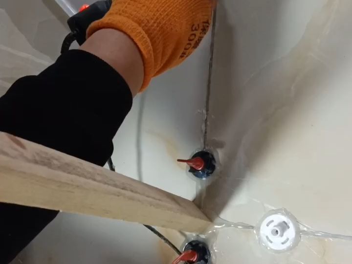 地面瓷砖空鼓最佳补救方法(地面瓷砖空鼓补救方法怎样取下瓷砖)